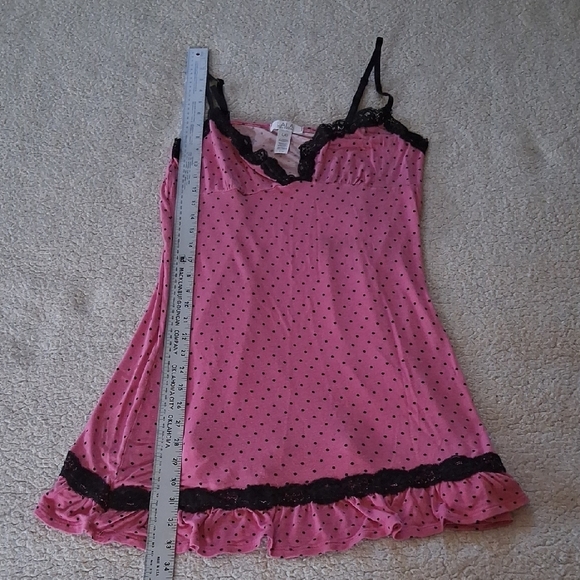 Chic Pink and Black Lace Chemise - Picture 4 of 5